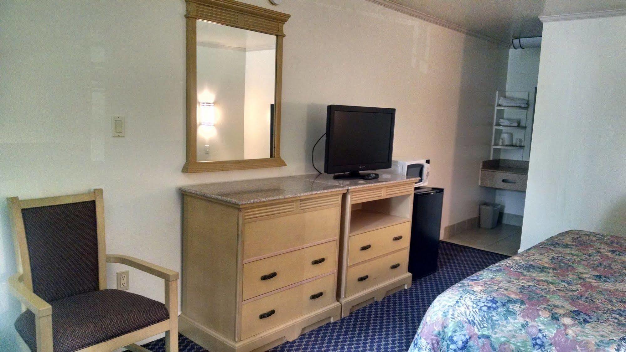 Budget Lodge Нюпорт Нюз Екстериор снимка