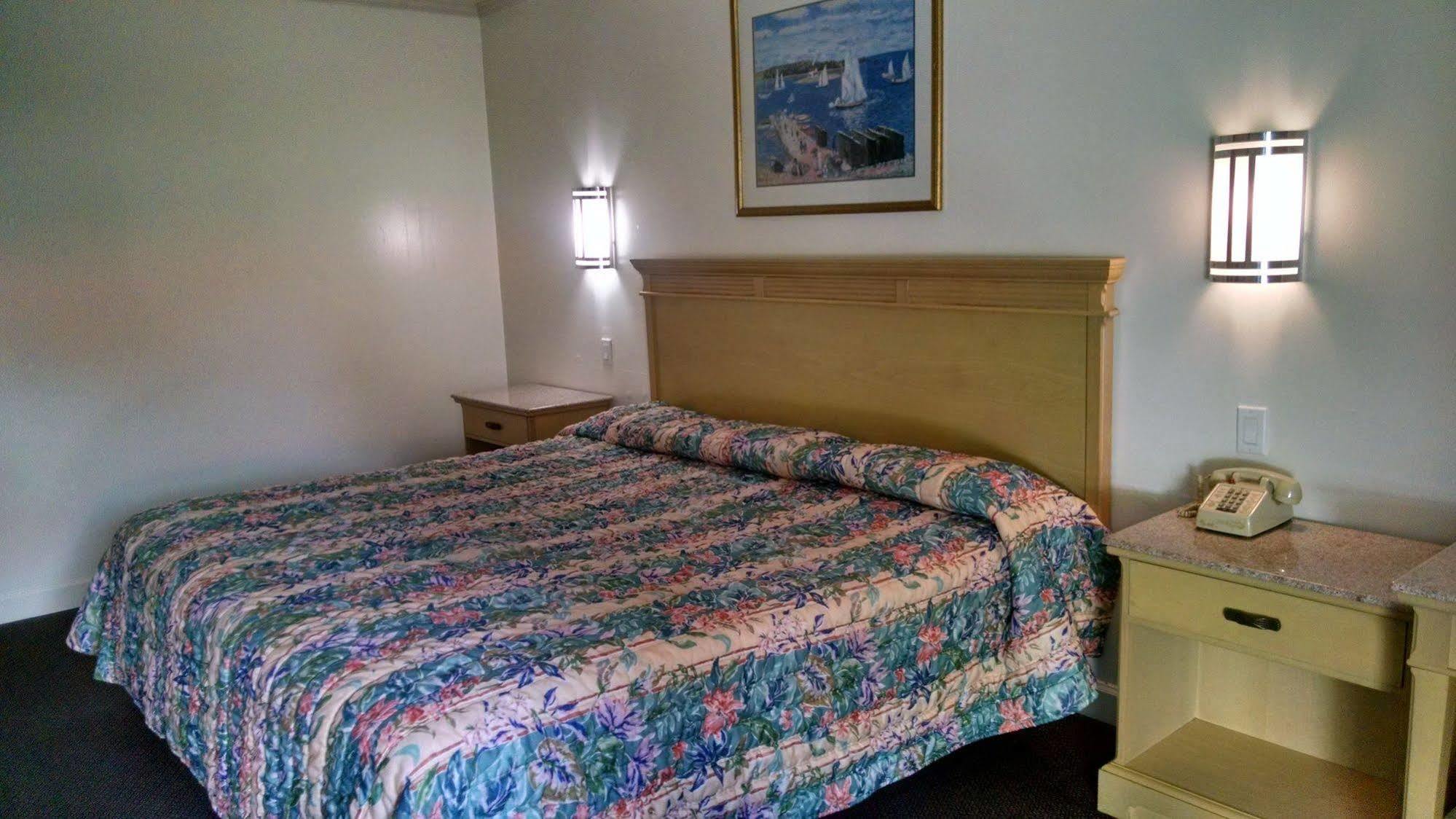 Budget Lodge Нюпорт Нюз Екстериор снимка